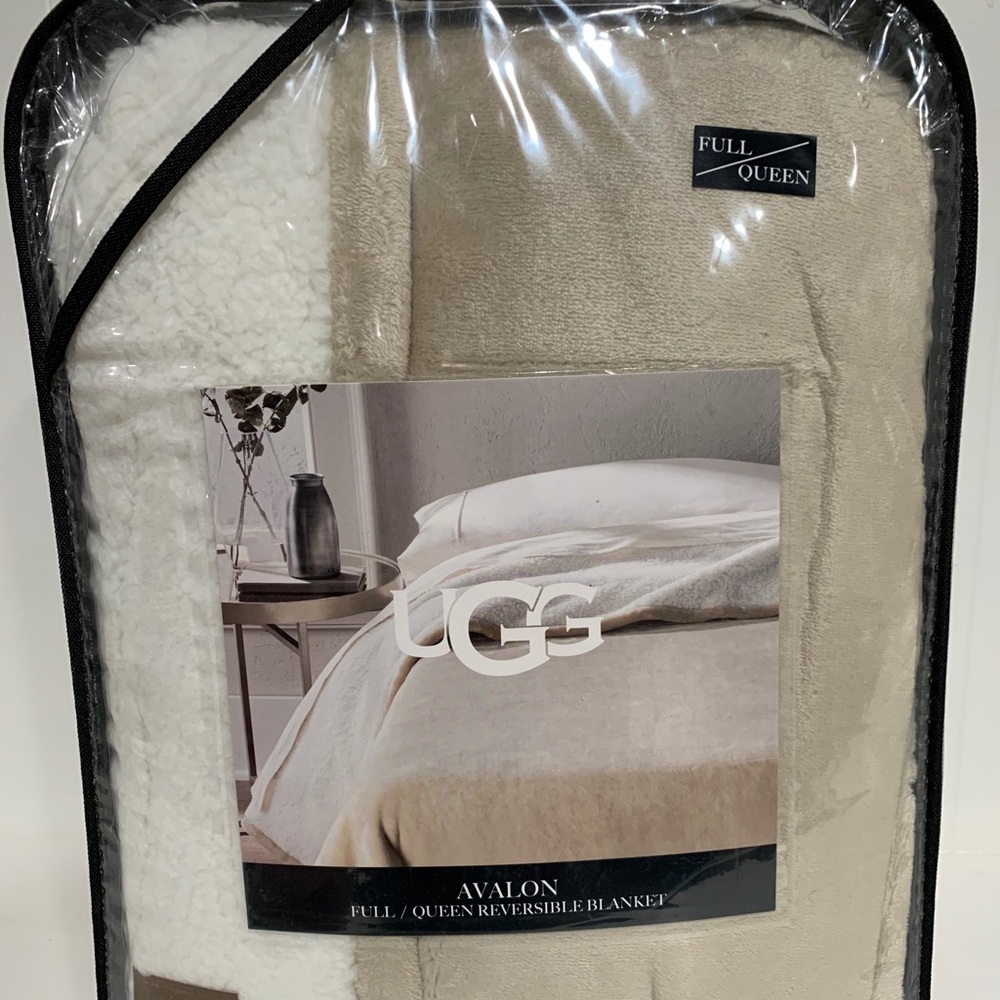 Full/Queen Ugg blanket